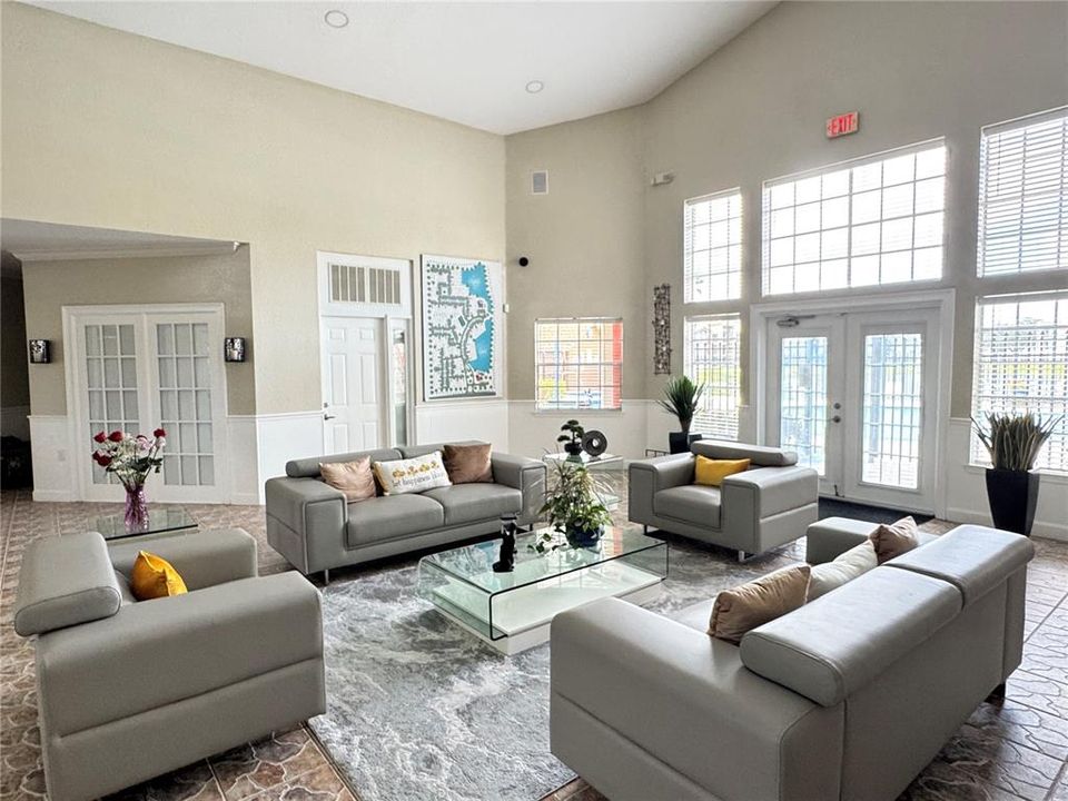 待售: $159,000 (1 贝兹, 1 浴室, 872 平方英尺)