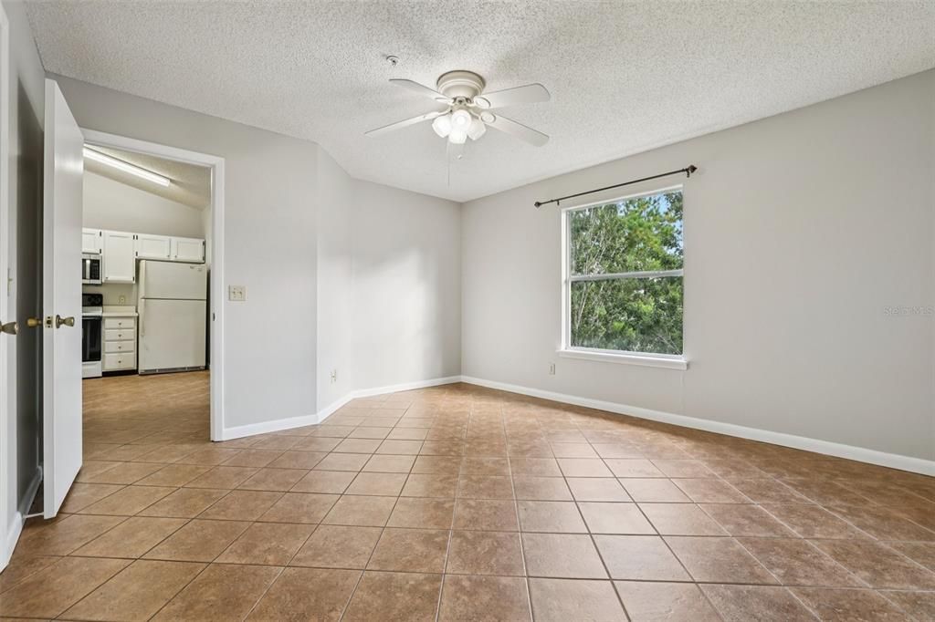 For Sale: $252,900 (2 beds, 2 baths, 1098 Square Feet)