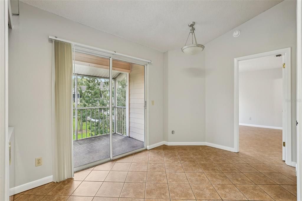 For Sale: $252,900 (2 beds, 2 baths, 1098 Square Feet)