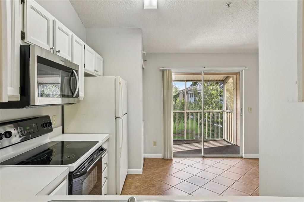 For Sale: $252,900 (2 beds, 2 baths, 1098 Square Feet)
