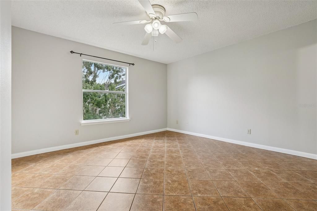 For Sale: $252,900 (2 beds, 2 baths, 1098 Square Feet)