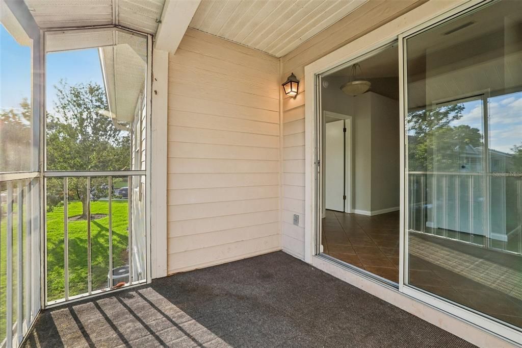 For Sale: $252,900 (2 beds, 2 baths, 1098 Square Feet)