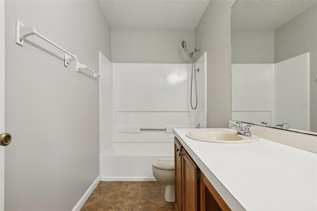 For Sale: $252,900 (2 beds, 2 baths, 1098 Square Feet)