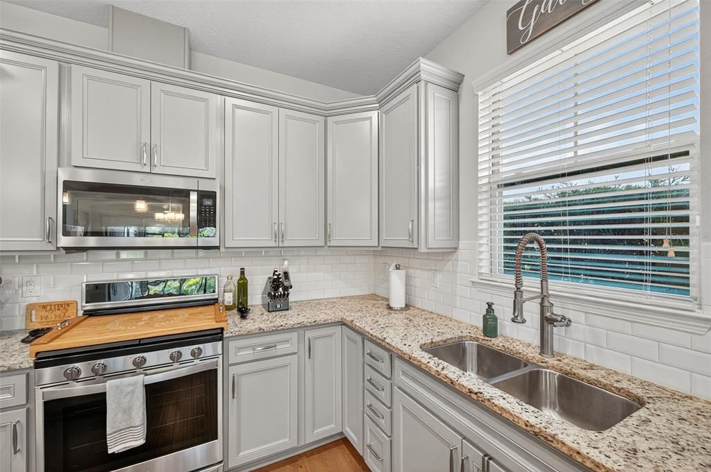 For Sale: $650,000 (5 beds, 4 baths, 3090 Square Feet)