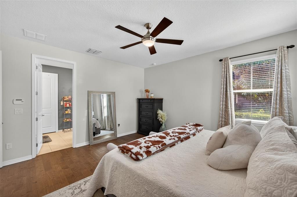 For Sale: $650,000 (5 beds, 4 baths, 3090 Square Feet)