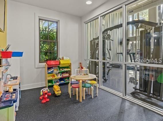 For Sale: $650,000 (5 beds, 4 baths, 3090 Square Feet)