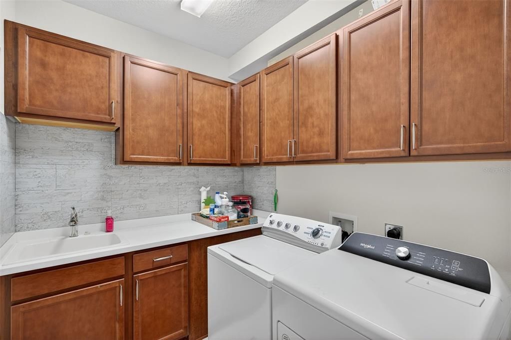 For Sale: $650,000 (5 beds, 4 baths, 3090 Square Feet)