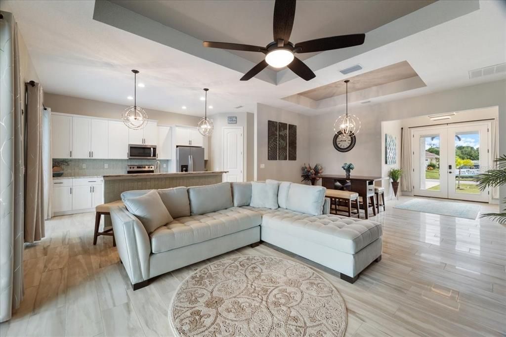 На продажу: $489,000 (3 спален, 2 ванн, 1700 Квадратных фут)