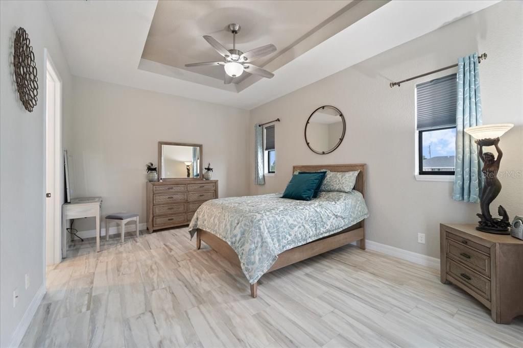 На продажу: $489,000 (3 спален, 2 ванн, 1700 Квадратных фут)