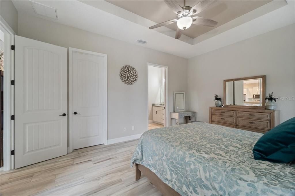 На продажу: $489,000 (3 спален, 2 ванн, 1700 Квадратных фут)