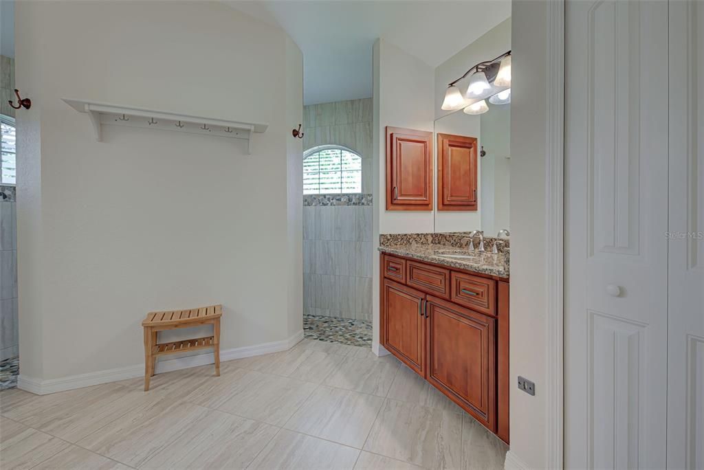 For Sale: $512,000 (3 beds, 2 baths, 1919 Square Feet)