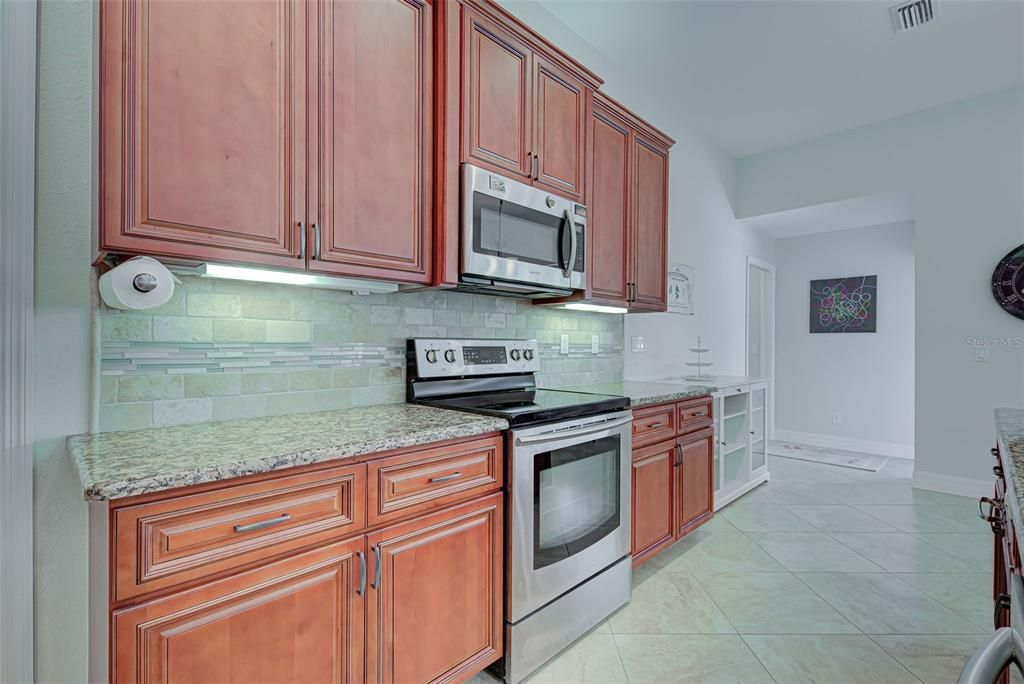 For Sale: $512,000 (3 beds, 2 baths, 1919 Square Feet)