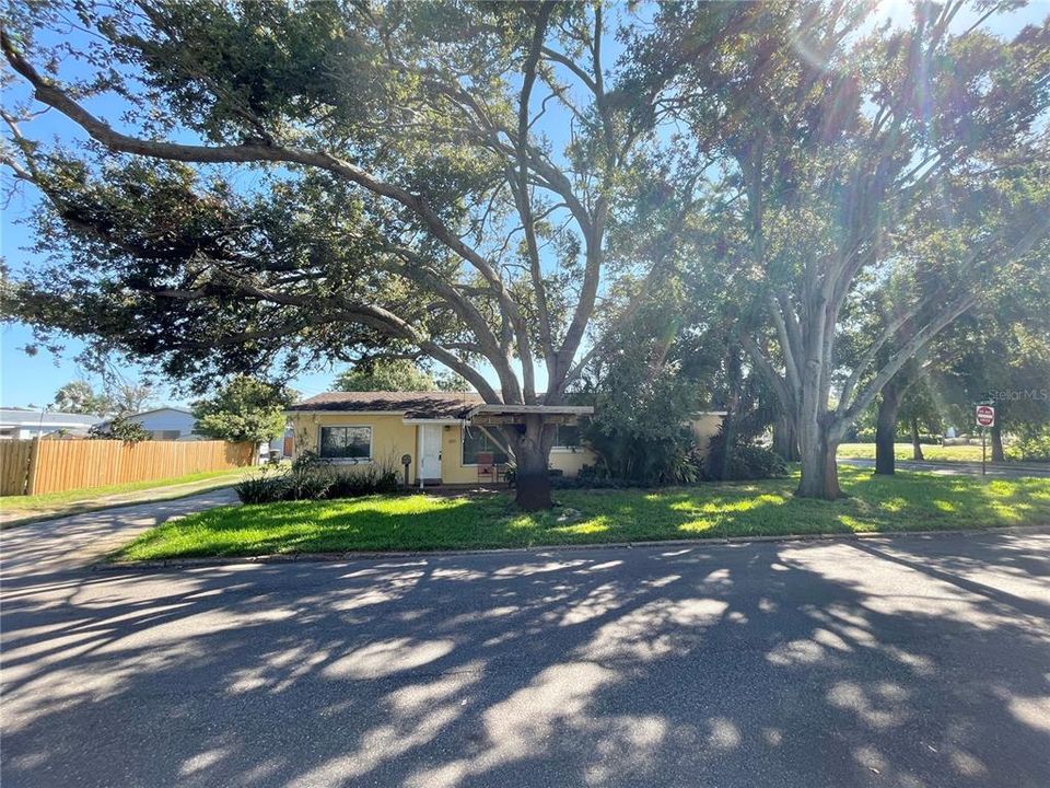 For Sale: $279,000 (4 beds, 2 baths, 1532 Square Feet)