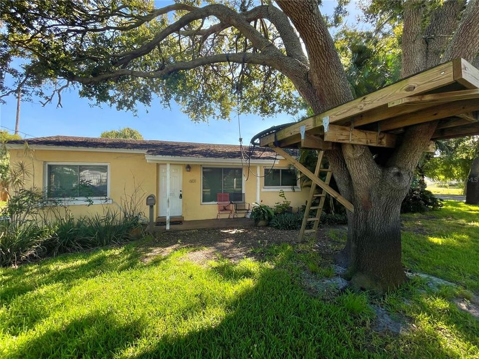 For Sale: $279,000 (4 beds, 2 baths, 1532 Square Feet)