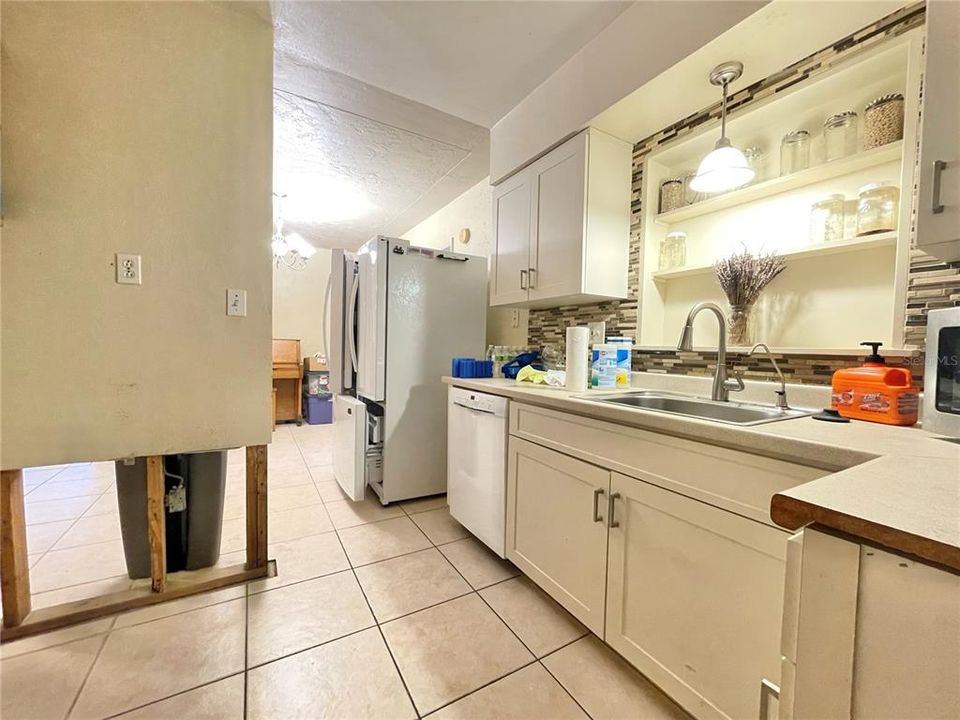 For Sale: $279,000 (4 beds, 2 baths, 1532 Square Feet)