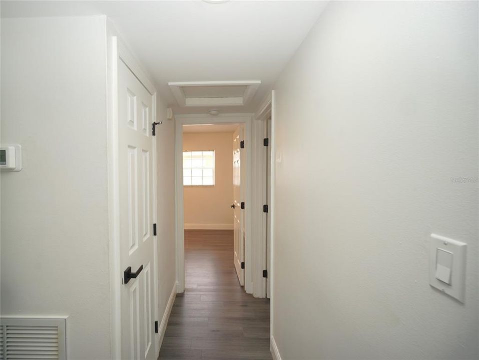 合同活跃: $2,600 (3 贝兹, 2 浴室, 1416 平方英尺)