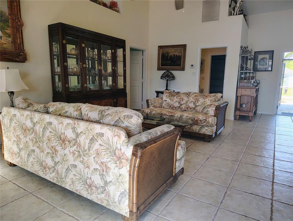 En Venta: $487,900 (4 camas, 2 baños, 2269 Pies cuadrados)
