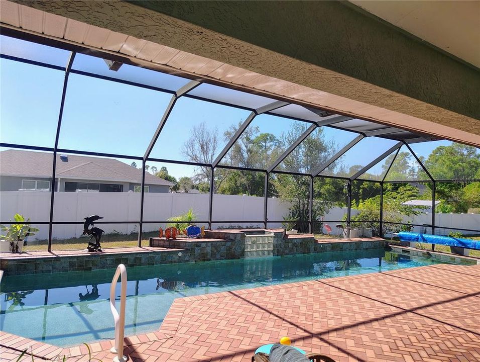 En Venta: $487,900 (4 camas, 2 baños, 2269 Pies cuadrados)