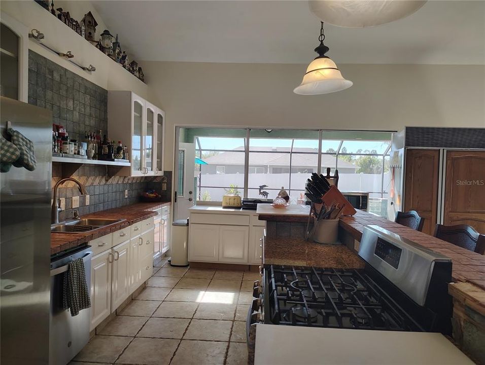 En Venta: $487,900 (4 camas, 2 baños, 2269 Pies cuadrados)