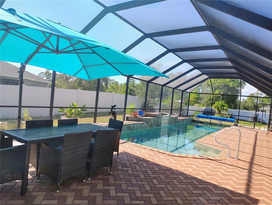 En Venta: $487,900 (4 camas, 2 baños, 2269 Pies cuadrados)