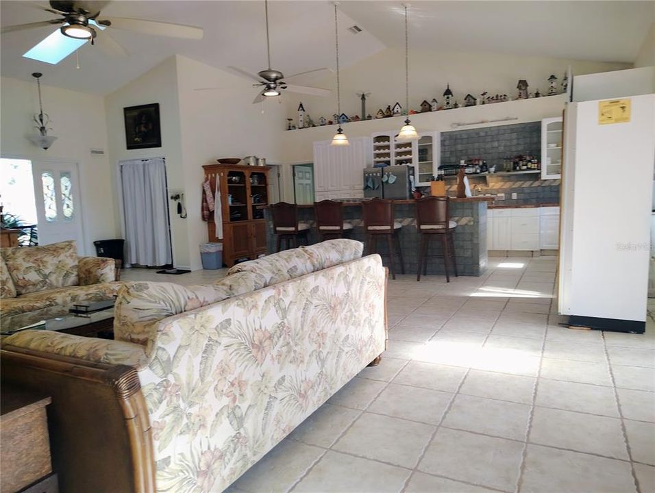 En Venta: $487,900 (4 camas, 2 baños, 2269 Pies cuadrados)