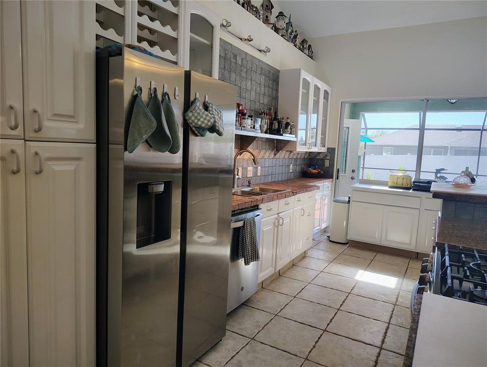 En Venta: $487,900 (4 camas, 2 baños, 2269 Pies cuadrados)