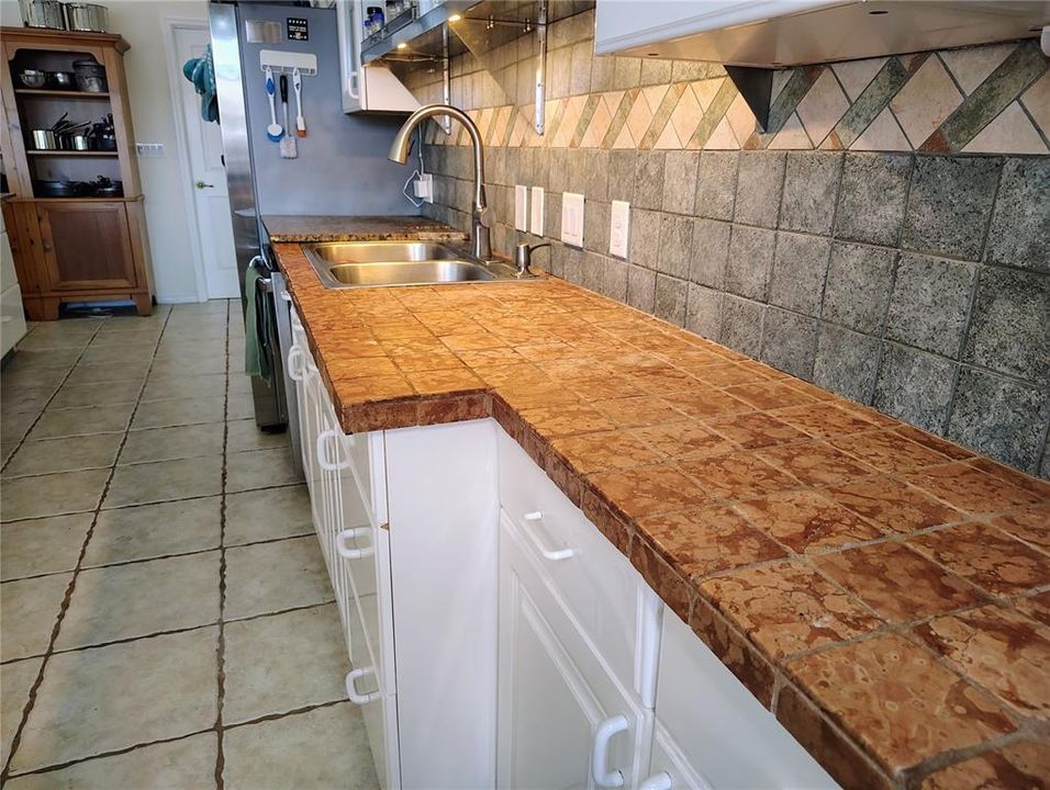 En Venta: $487,900 (4 camas, 2 baños, 2269 Pies cuadrados)