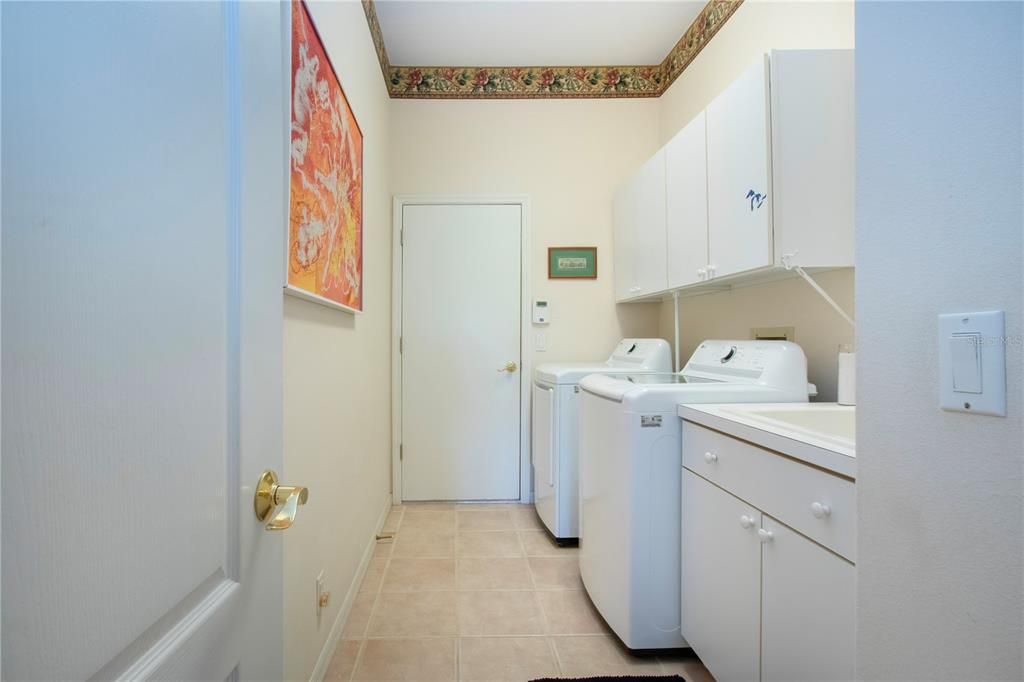 For Sale: $655,000 (3 beds, 2 baths, 2197 Square Feet)