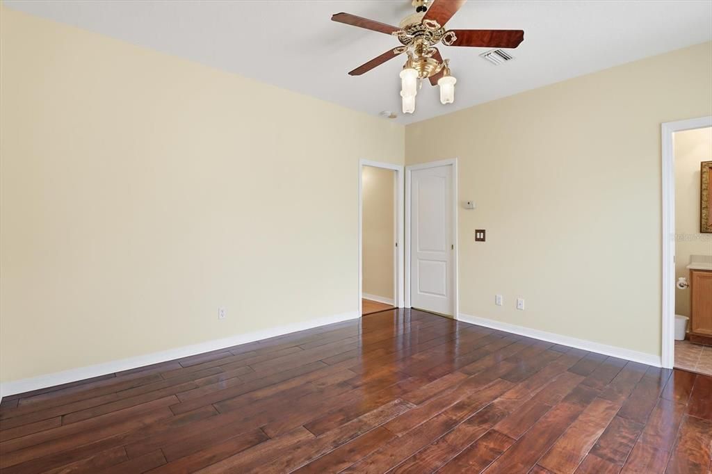 На продажу: $579,000 (4 спален, 3 ванн, 2527 Квадратных фут)