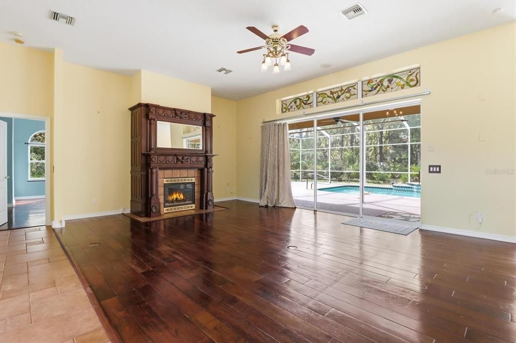 На продажу: $579,000 (4 спален, 3 ванн, 2527 Квадратных фут)