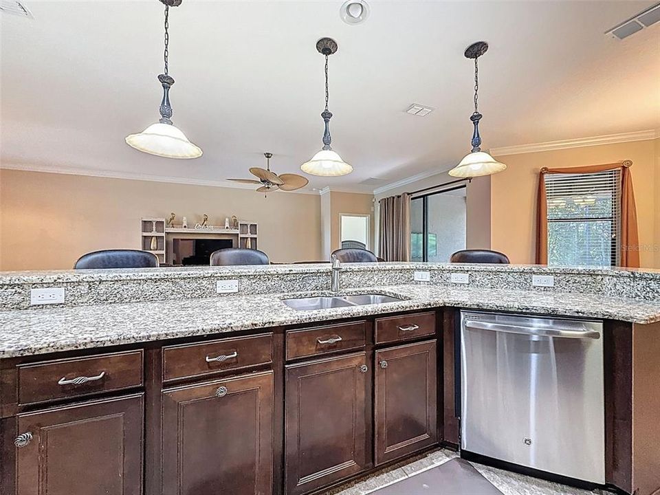 For Sale: $740,000 (4 beds, 3 baths, 2664 Square Feet)