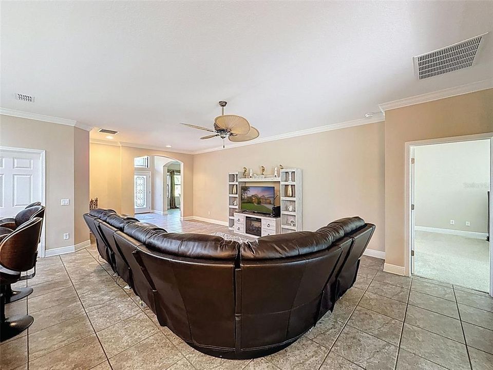 For Sale: $740,000 (4 beds, 3 baths, 2664 Square Feet)