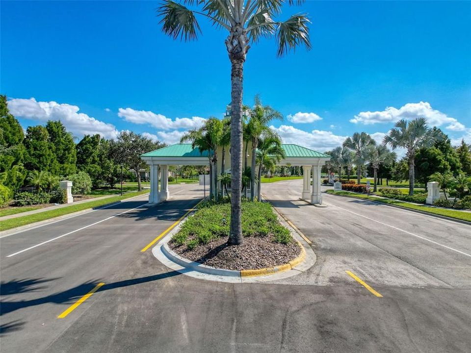 For Sale: $740,000 (4 beds, 3 baths, 2664 Square Feet)