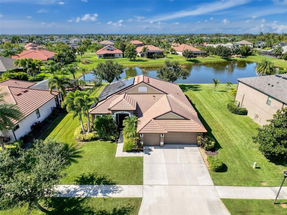 For Sale: $740,000 (4 beds, 3 baths, 2664 Square Feet)