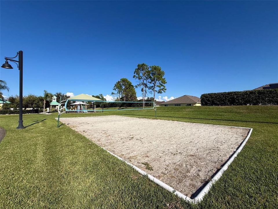 For Sale: $740,000 (4 beds, 3 baths, 2664 Square Feet)