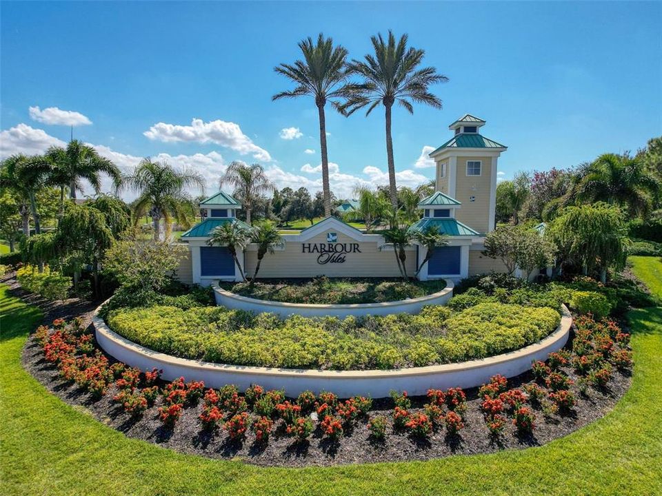 For Sale: $740,000 (4 beds, 3 baths, 2664 Square Feet)