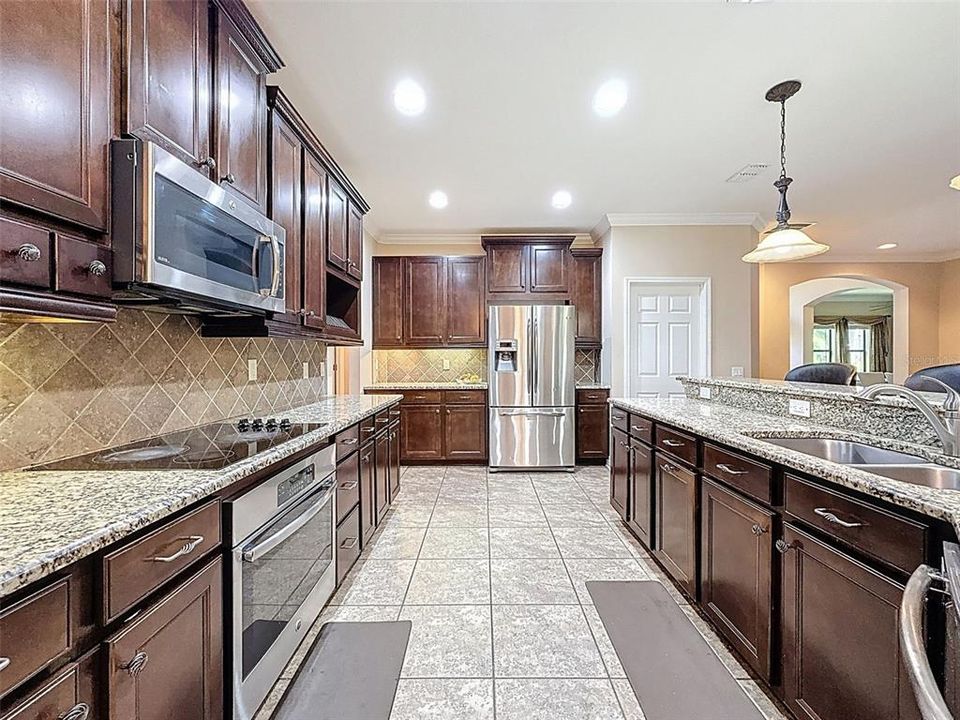 For Sale: $740,000 (4 beds, 3 baths, 2664 Square Feet)