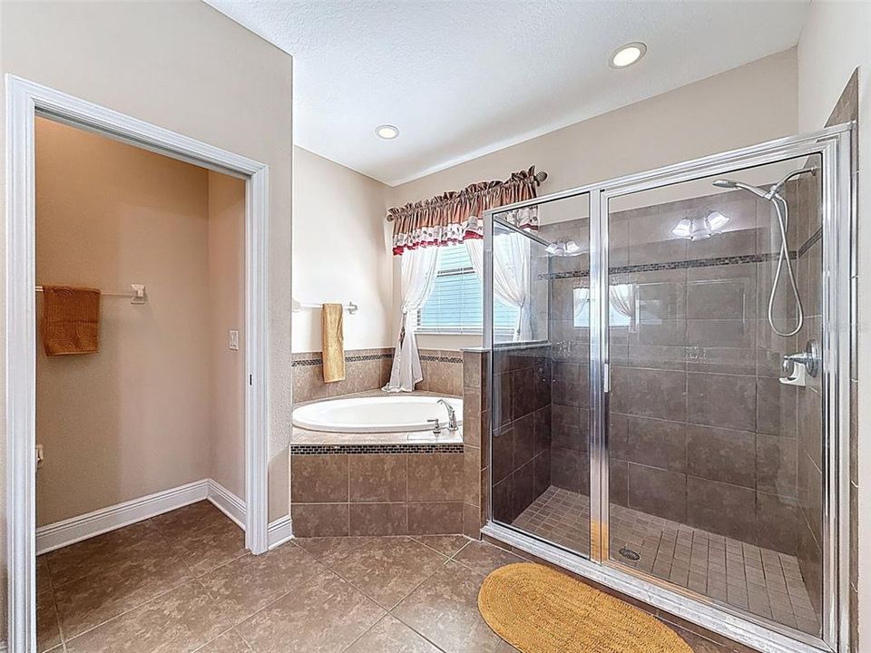 For Sale: $740,000 (4 beds, 3 baths, 2664 Square Feet)