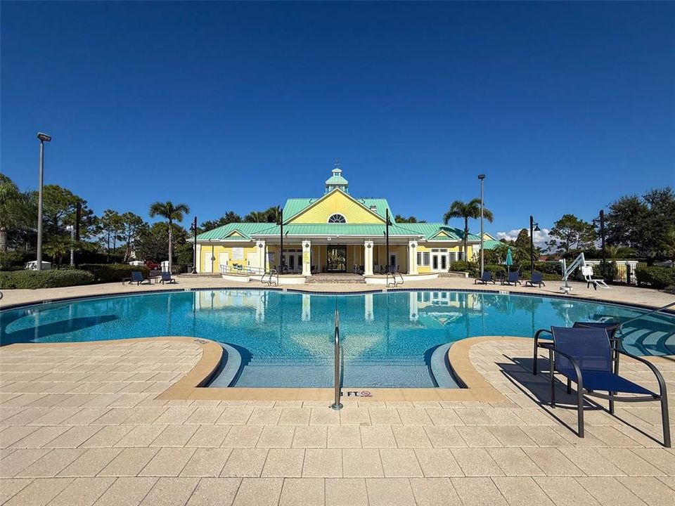 For Sale: $740,000 (4 beds, 3 baths, 2664 Square Feet)