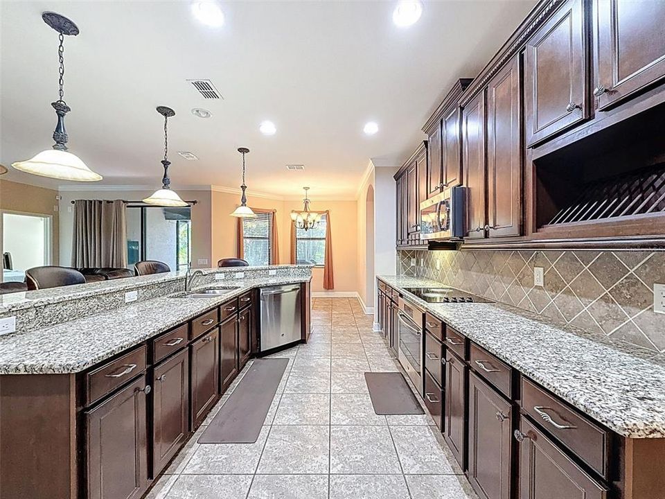 For Sale: $740,000 (4 beds, 3 baths, 2664 Square Feet)