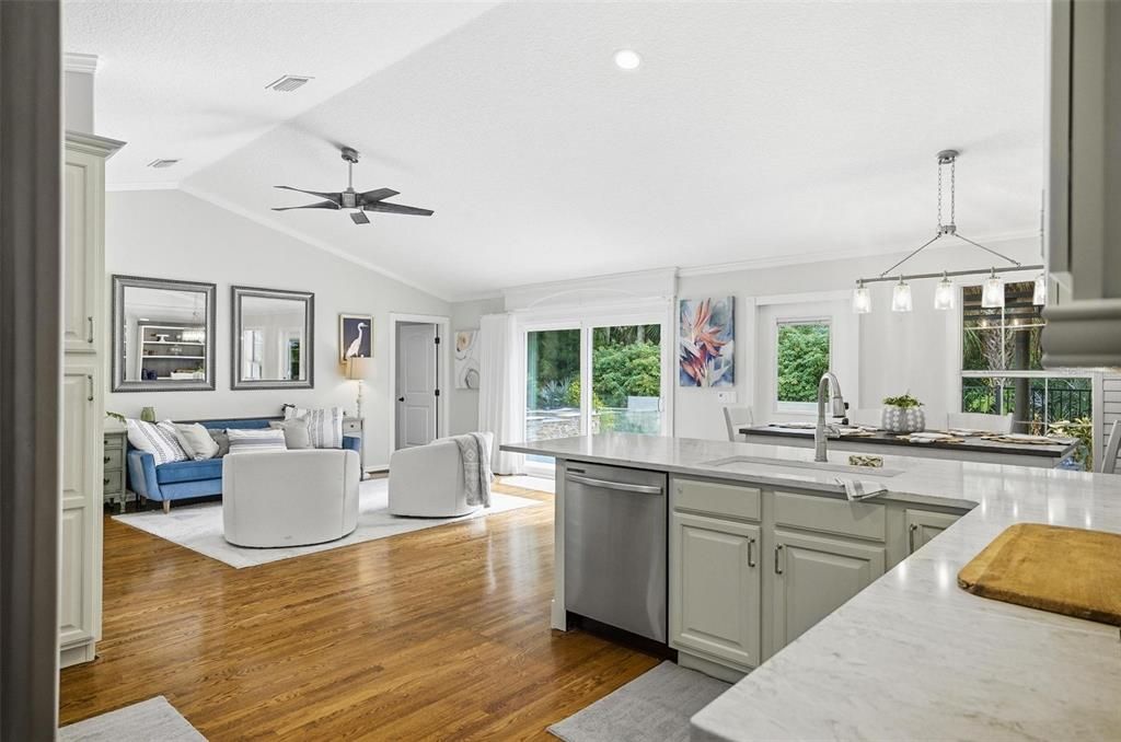 En Venta: $1,595,000 (4 camas, 2 baños, 2312 Pies cuadrados)