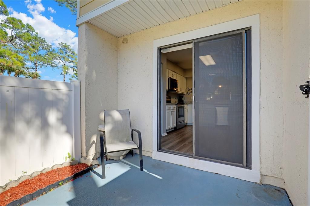 For Sale: $199,900 (3 beds, 3 baths, 1737 Square Feet)