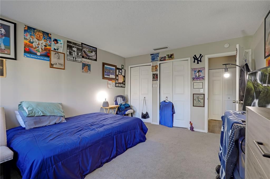 For Sale: $199,900 (3 beds, 3 baths, 1737 Square Feet)