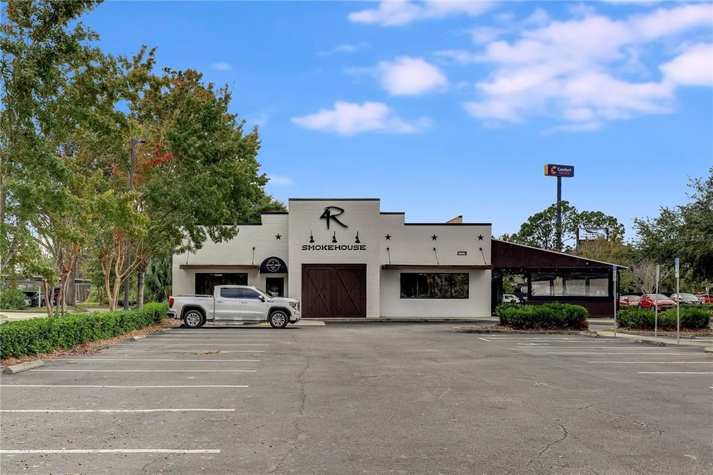 For Sale: $199,900 (3 beds, 3 baths, 1737 Square Feet)