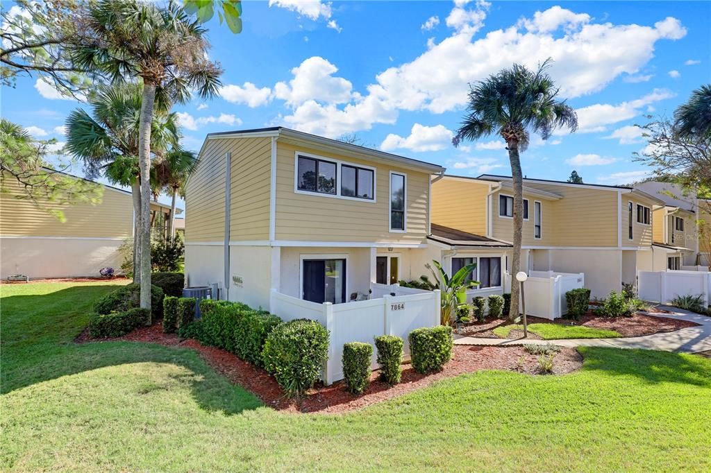 For Sale: $199,900 (3 beds, 3 baths, 1737 Square Feet)