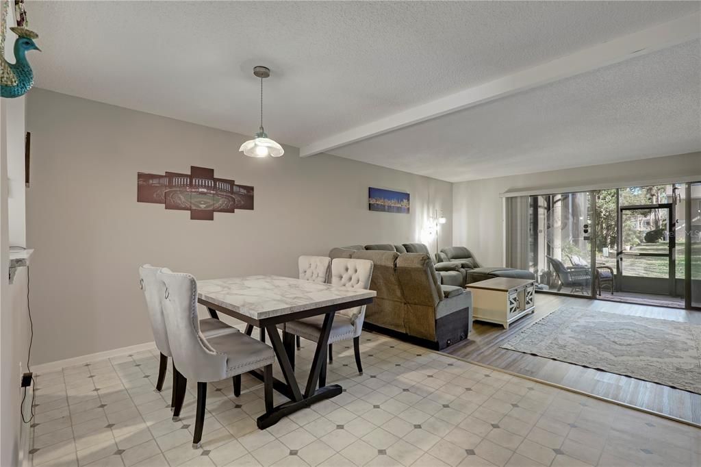 For Sale: $199,900 (3 beds, 3 baths, 1737 Square Feet)