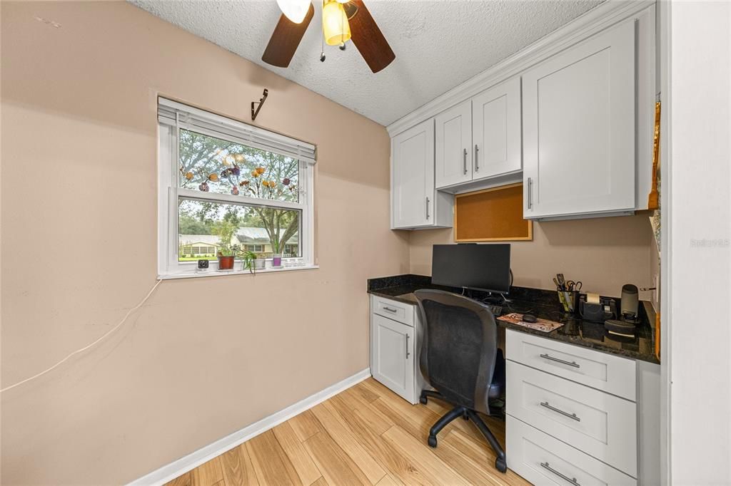 For Sale: $189,900 (2 beds, 2 baths, 1369 Square Feet)