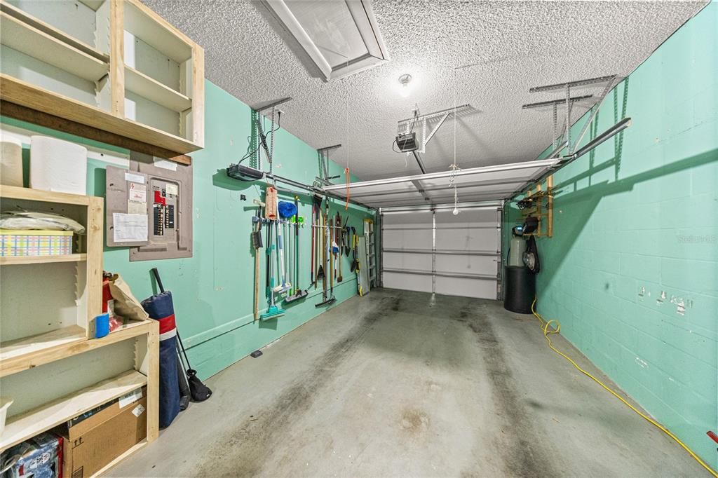 For Sale: $189,900 (2 beds, 2 baths, 1369 Square Feet)