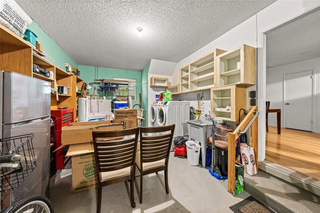 For Sale: $189,900 (2 beds, 2 baths, 1369 Square Feet)