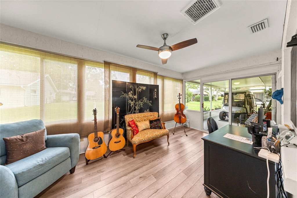 For Sale: $189,900 (2 beds, 2 baths, 1369 Square Feet)